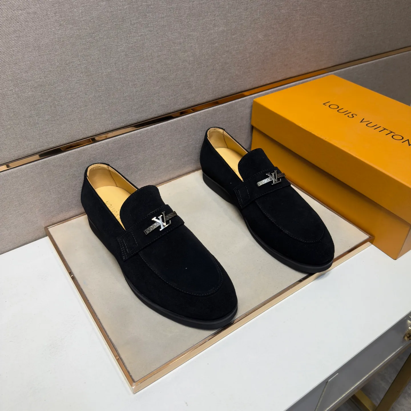 Men's men's shoes 💰pp442 [LV～] Men's casual shoes 2026z cabinet sales simultaneously 🔶Size: 38-44 #️⃣ 🔷4 colors🔜The upper is made of cowhide stitching ➕Cowhide lining, comfortable and breathable, sole: original comfortable and wear-resistant outsole, ⚠️real thing📱photographed🎬real thing is better📢📢📢